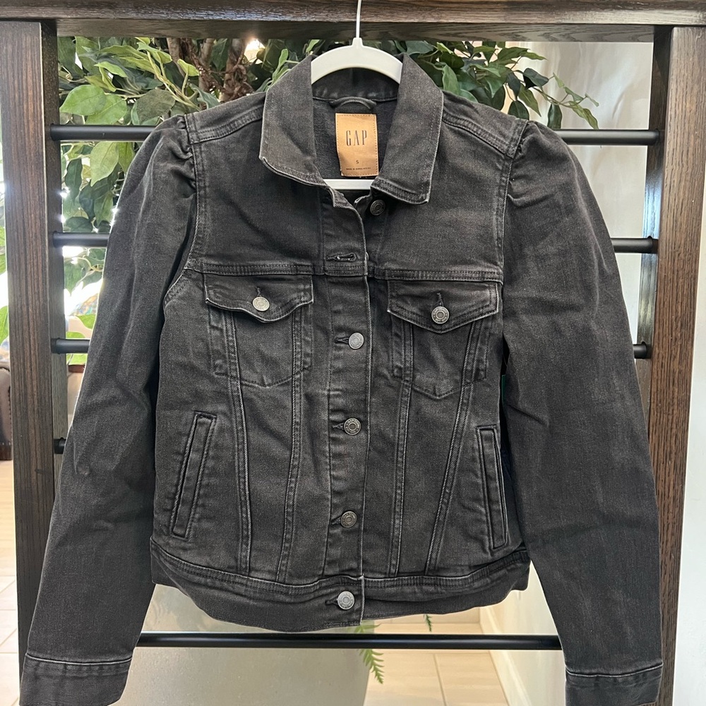 GAP Women's Black Denim Jacket